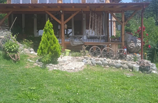 Homerez - Maison spacieuse et charmante à Vozuća avec grand jardin