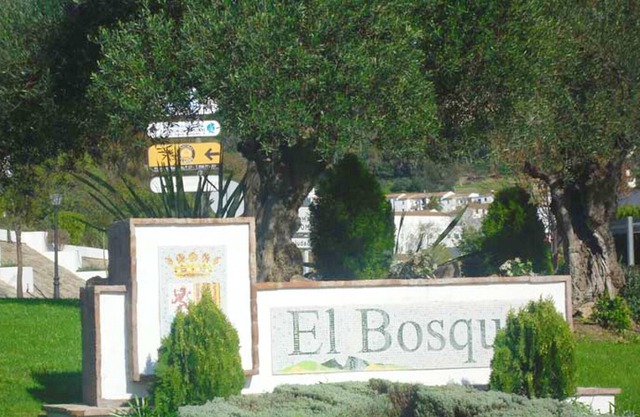 Homerez - Spacious house for 4 ppl. with swimming-pool and terrace at El Bosque
