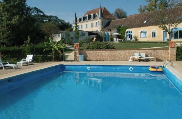 Homerez - Maison spacieuse au cœur de Queyssac avec jardin