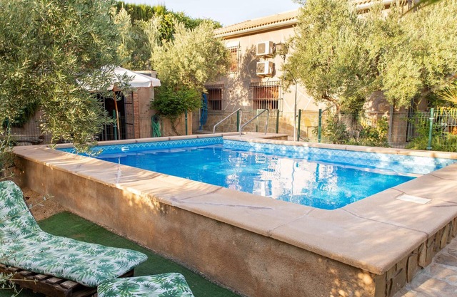 Homerez - Villa pour 10 pers. avec piscine et jardin à La Guardia de Jaen