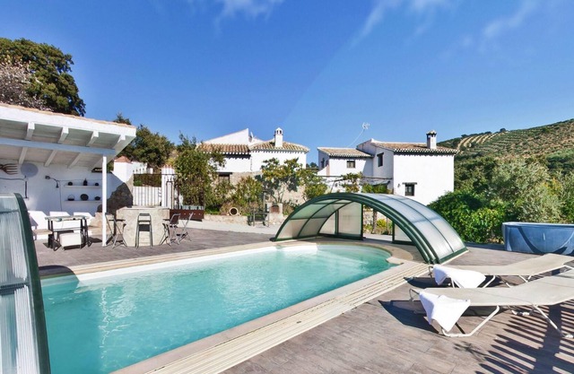 Homerez - Grande villa pour 21 pers. avec piscine, jacuzzi et jardin à Granada