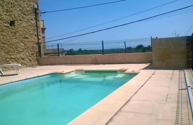 Homerez - Jolie villa pour 3 pers. avec piscine, jacuzzi et jardin à Cantallops