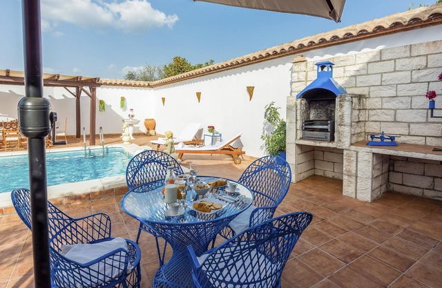 Homerez - Villa pour 8 pers. avec piscine, jardin et terrasse à Peñaflor