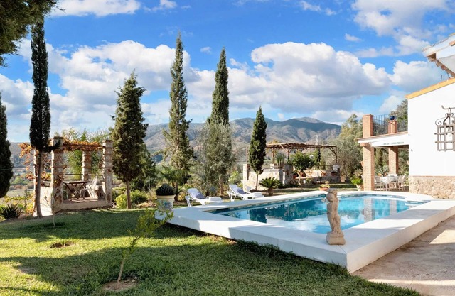 Homerez - Villa à Álora avec piscine