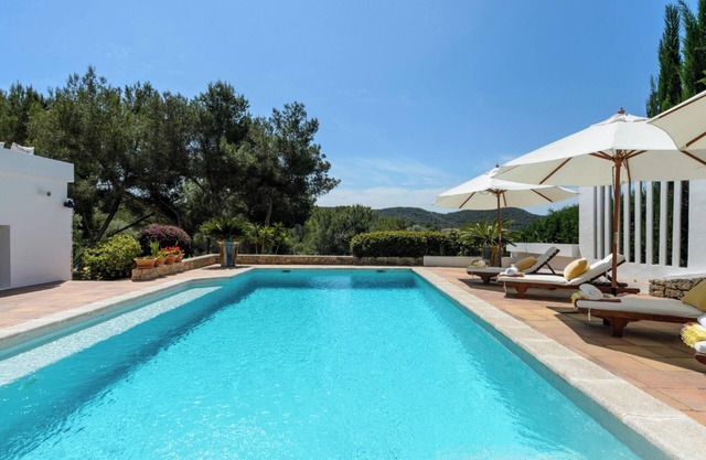 Homerez - Villa Santa Eulalia, piscine privée