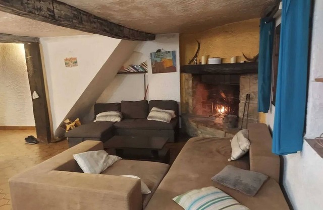 Homerez - Maison accueillante à Gréolières avec cheminée