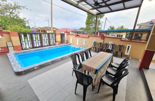 HOMESTAY EPOH MANJOI WITH PRIVATE POOL AND JACUZZI