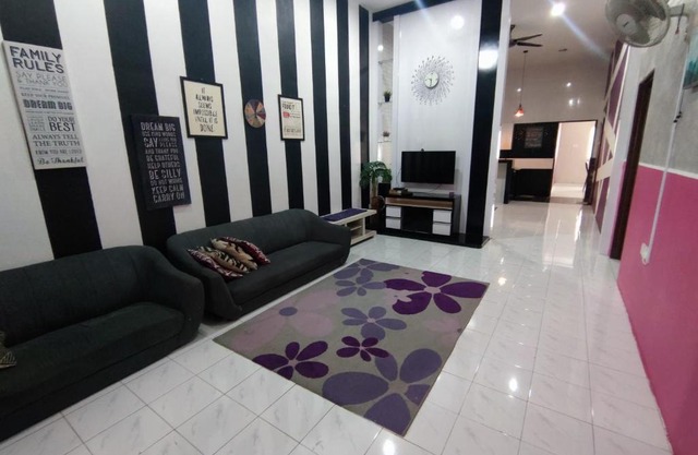 HOMESTAY RIZQI TRIANG