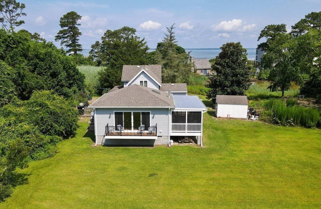 Homestead - Located on Main St. w/ outdoor shower!