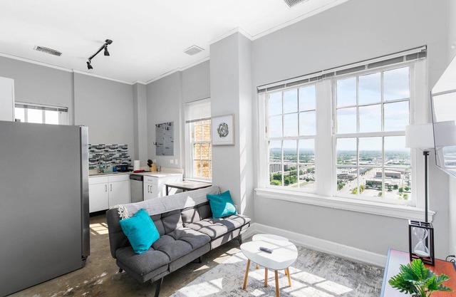 Homey 1br - Gym + Remote Workspace + 4mins to UAB