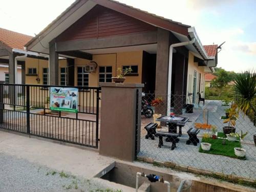 Homstay Purnama Rusila 3 Bilik tidur