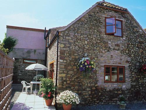 Honey Acre Cottage - E2379