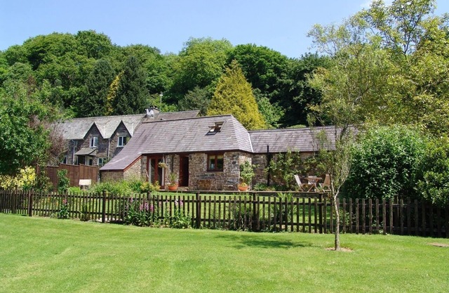 MIEL HOUSE, conviviale et familiale, avec un jardin à Combebow, Ref 976085