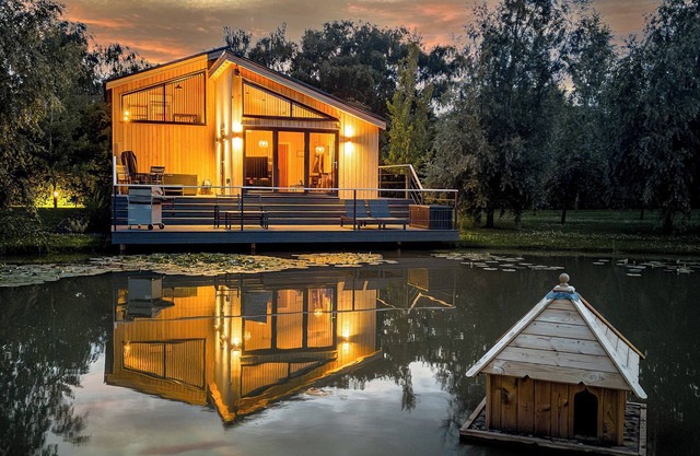 Honeybee Lakeside Lodge