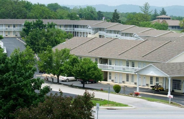 Honeysuckle Inn & Conference Center