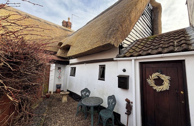 Honeyway Cottage Entire House