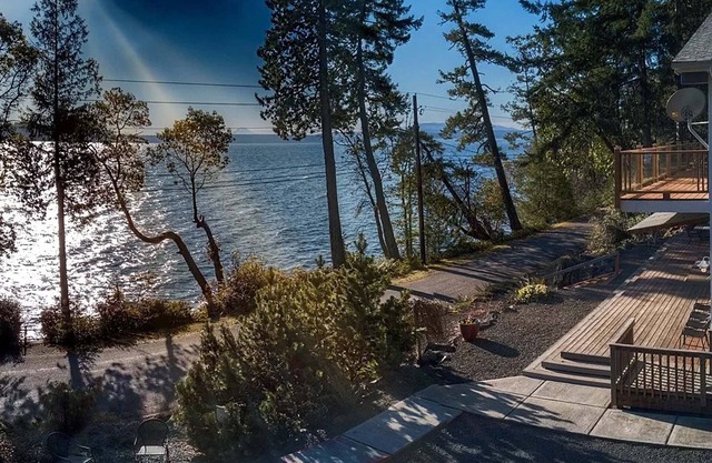 Hood Canal Waterfront Home Fantastic Views, Boat Kayaks Fire Pit W/C