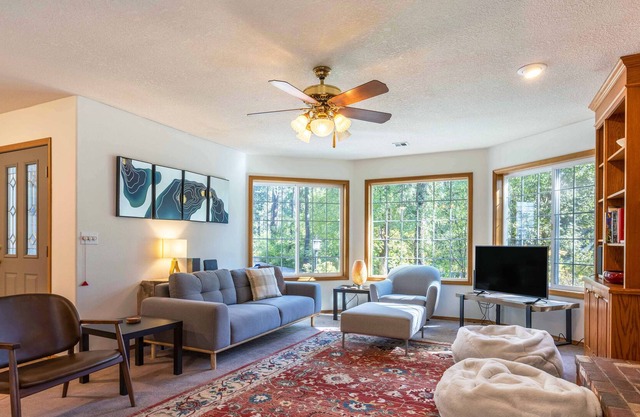Hood River Valley Oasis!