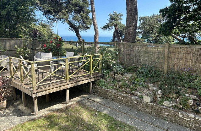 HOPPAPILL HOUSE, family friendly, with a garden in Bournemouth