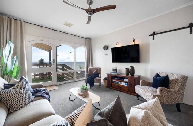 Horizon 235—Seaview Hideaway on the Esplanade