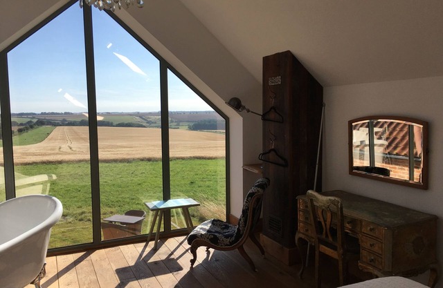 Horizon Barn