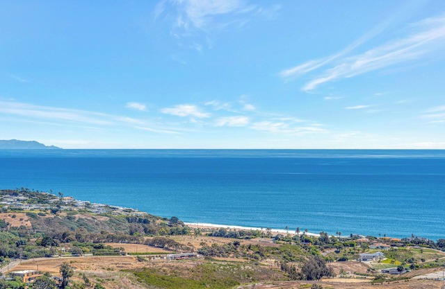 Horizon Hills Panoramic View House w Balcony