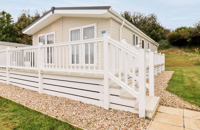 HORIZON LODGE, family friendly, with pool in Polgooth