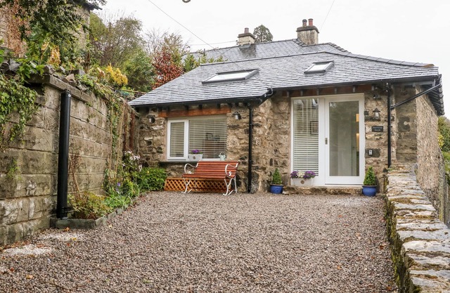 HORNCOP NOOK, romantic, with a garden in Kendal