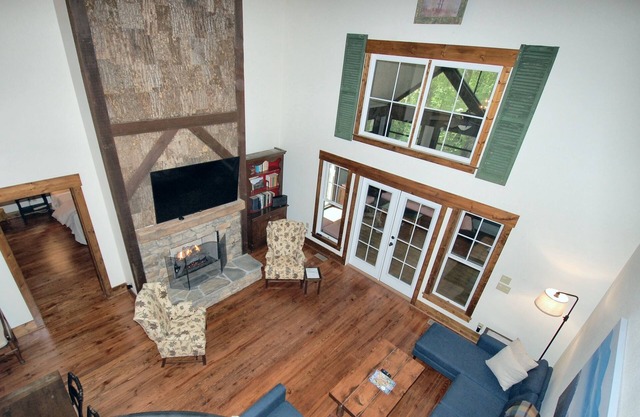 Horse Cove Haven, Charming, Woodsy Retreat