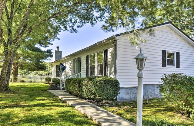 Horse-Friendly Alabama Home-Away-From-Home!