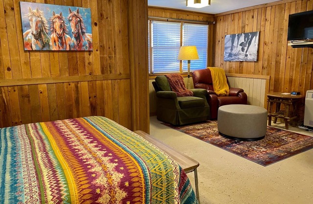 The Last Resort: 1 BR / 1 BA cheval $$ Dans Ferguson, pour 2 personnes
