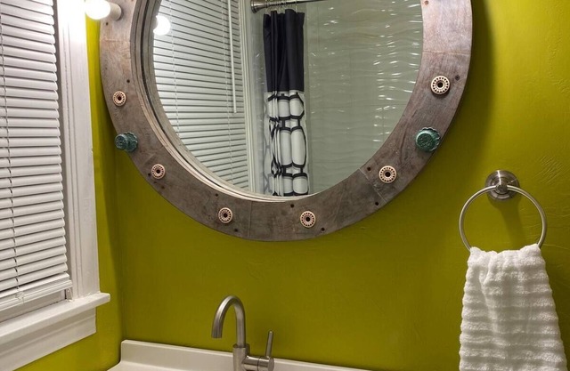 Horsefeathers 🐾 pet friendly funky comfort