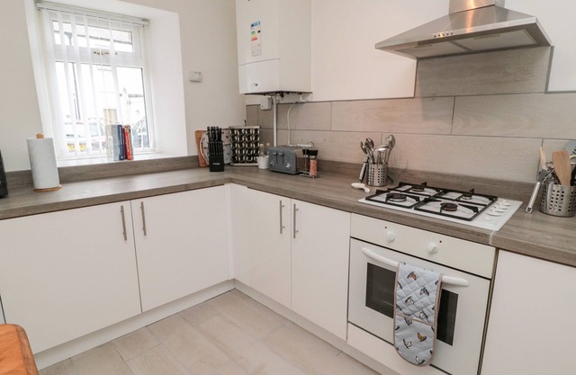 HORSESHOE COTTAGE, family friendly, with a garden in Coldstream