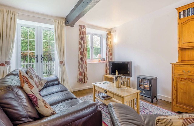 Horseshoe Cottage-UK37360