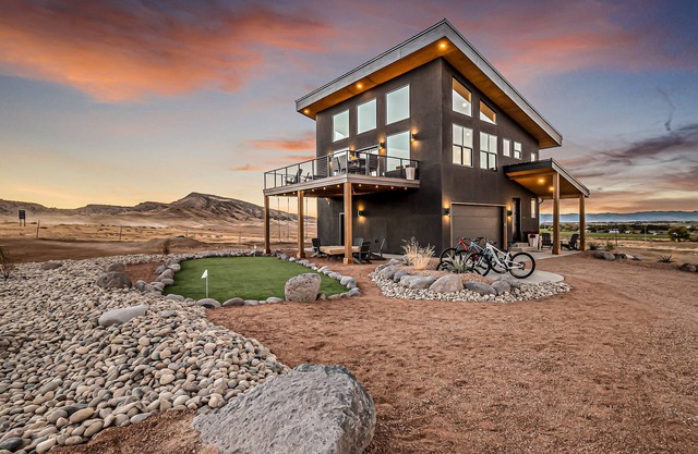 Horsethief Hideout - Hot Tub, Firepit Table, Grill, Views