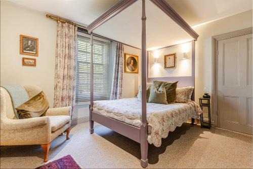 HORTUS HOUSE - Regency style apartment with attached parking