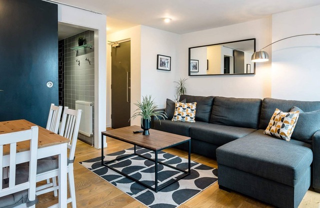 L1 Apt. w / immense terrasse privée sur le toit et décor cool!