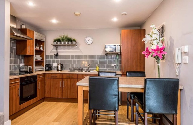 Host Apartments York Place Apt
