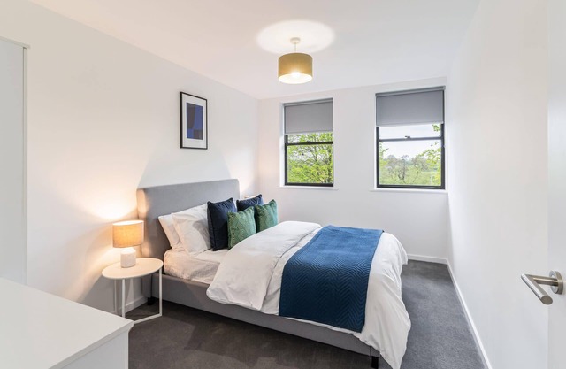 Host & Stay | 36 Waterside Place