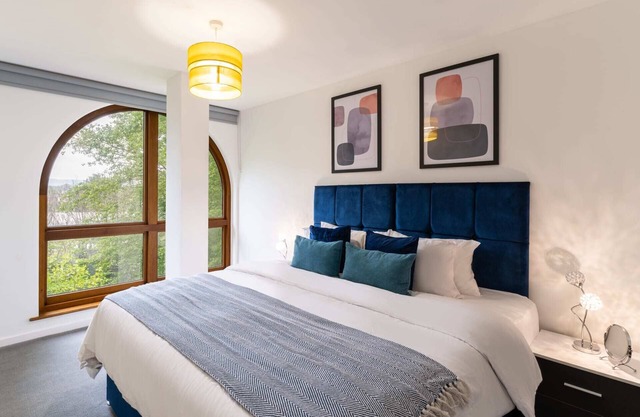 Host & Stay | 52 Waterside Place