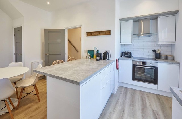 Host Stay Apartment B Cornerhouse Apartments