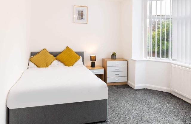 Host & Stay | Broadway