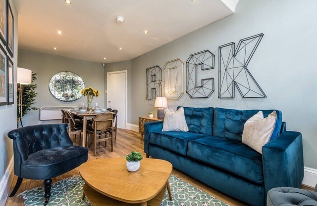 Host & Stay | Catharine Quarters I & II