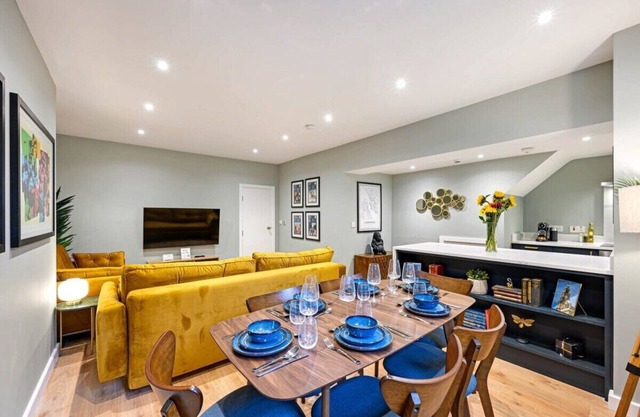 Host & Stay | Catharine Quarters IV