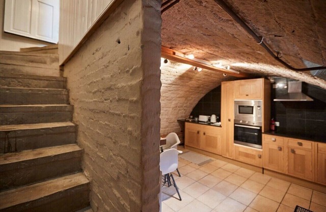 Host & Stay | Cobble Cottage