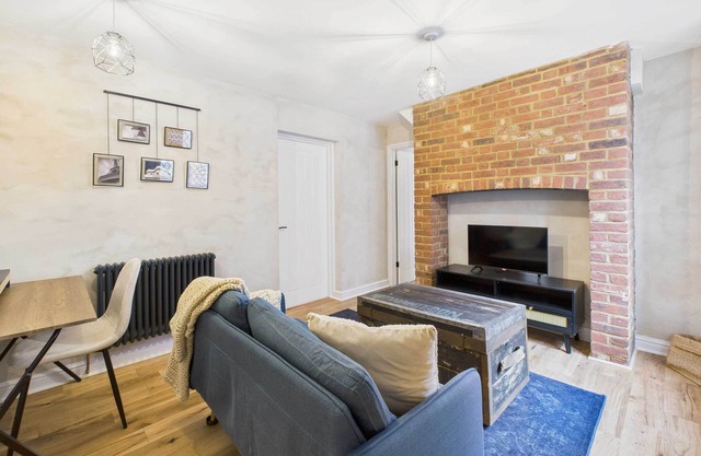 Host & Stay | Dame Alice Street