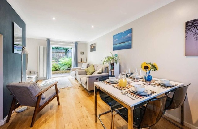 Host & Stay | Maple House