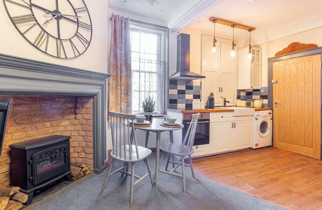 Host & Stay | Merchant House Studio