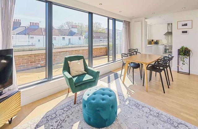 Host & Stay | Palm Penthouse