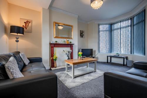 Host & Stay - Park Cliffe House